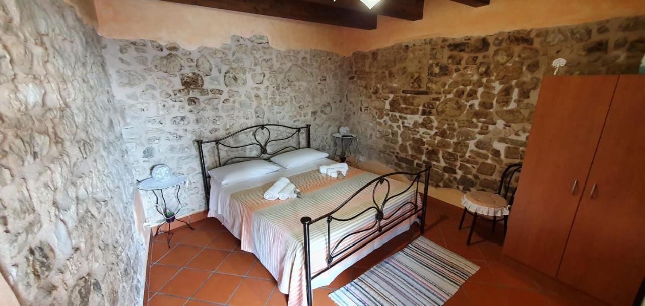 L'Orologio Casa Vacanze Molinara Exteriör bild